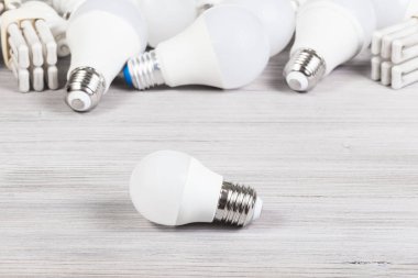 Led ampul lambası ve çeşitli enerji tasarruflu lambalar