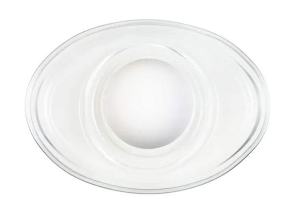 Vista superior de ovo cozido em copo de ovo de vidro isolado — Fotografia de Stock