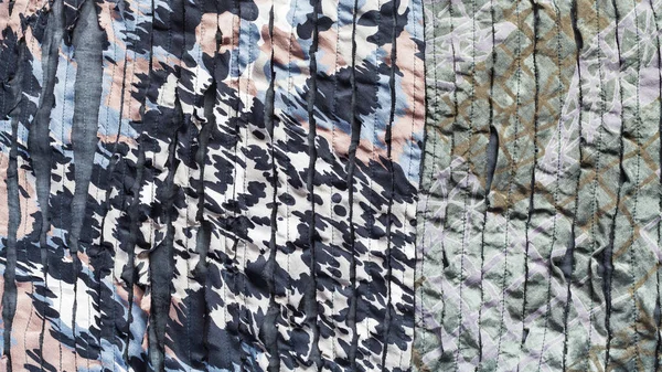 Adorno manchado de la bufanda de tela con cortes —  Fotos de Stock
