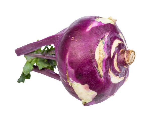 Свіжа цибулина фіолетової капусти кольрабі ізольована — стокове фото