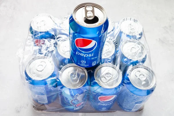 Moskva Rusko Června 2020 Otevřená Plechovka Pepsi Logem Ligy Mistrů — Stock fotografie