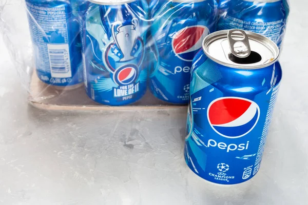 Moskva Rusko Června 2020 Otevřená Plechovka Pepsi Logem Ligy Mistrů — Stock fotografie
