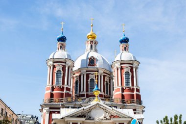 Moskova 'da Pyatnitskaya Caddesi' ndeki Klimentovsky sokağındaki Kutsal Şehit Tapınağı 'nın manzarası: I. Clement, Roma Papası (St Clement Kilisesi)