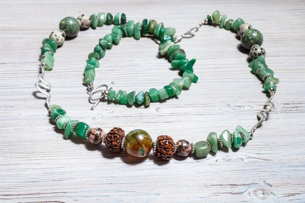 Collier Artisanal Pierres Précieuses Aventurine Vert Poli Boule Agate Fissurée — Photo