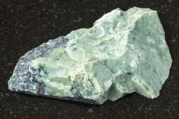 Přírodní Minerál Geologické Sbírky Surový Teisky Jade Hantigyrit Khakassian Serpentine — Stock fotografie