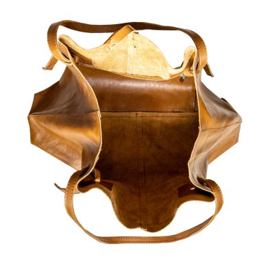 Beyaz arkaplanda izole edilmiş boş deri çanta üst görünümü