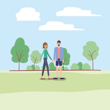 Genç çift üzerinde parkta yürüyüş