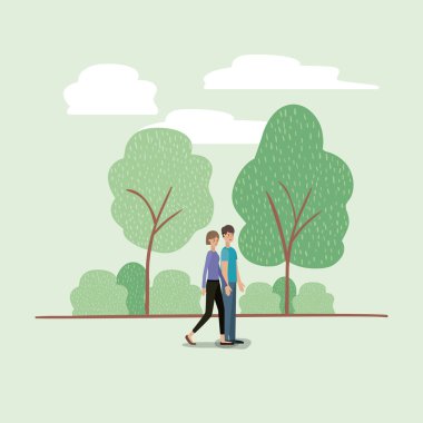 Genç çift üzerinde parkta yürüyüş