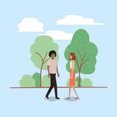 Genç çift park karakteri üzerinde yürüme