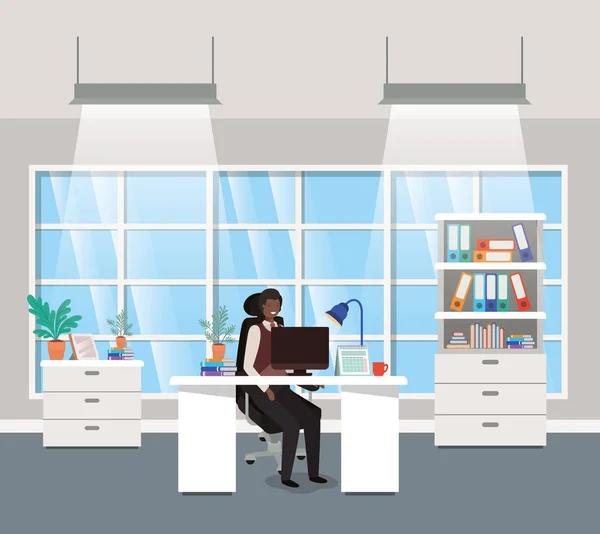 Oturan siyah işadamı ile modern ofis — Stok Vektör