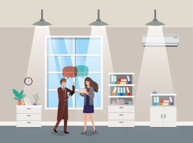 iş çift koridor ofisinde konuşmak