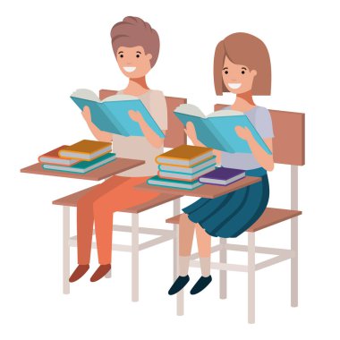 Genç öğrenciler okul masasında okuma