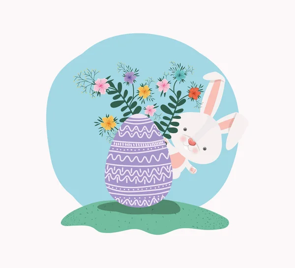 Niedliches Kaninchen mit Ei bemalt und Blumen im Garten — Stockvektor