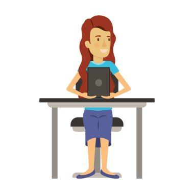 Uzun dalgalı saçlı kadın renkli siluet ve tablet cihaz ile masada sandalyede oturan
