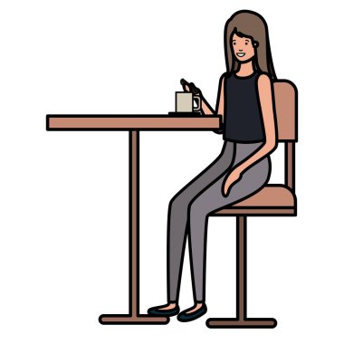 kadın yemek odasında kahve içme