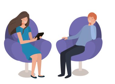 Kanepede akıllı telefon kullanan genç çift.