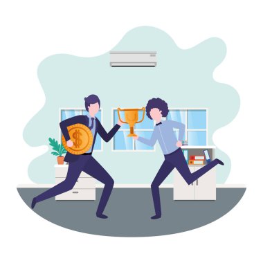 oturma odasında kupa ve sikke ile işadamları