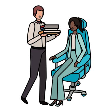 ofis sandalye ve kitap ile adam oturan kadın