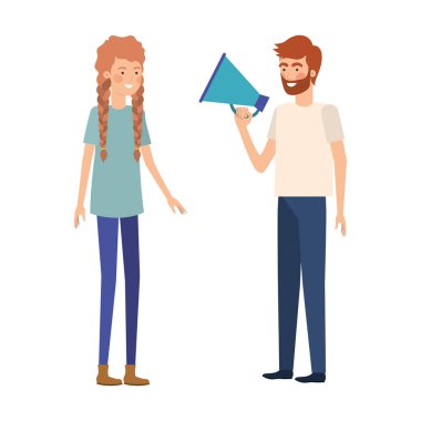 Genç çift ellerinde megafonla.