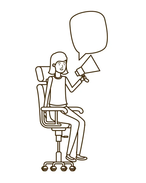 Mujer sentada en silla de oficina y megáfono — Vector de stock