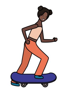 Genç siyah kadın kaykay çalışıyor.