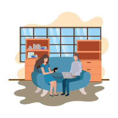 iş ofisinde teknoloji cihazları kullanan çift