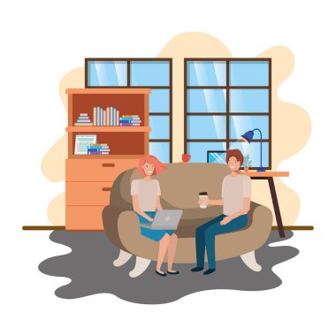 iş ofisinde dizüstü bilgisayar kullanan çift