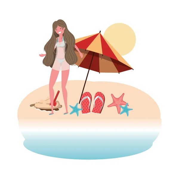 Nő fürdőruha a strandon és esernyő — Stock Vector