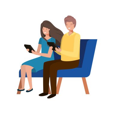 beyaz arka plan üzerinde sandalyede oturan çift