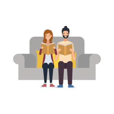 elinde kitap ile sandalyede oturan çift