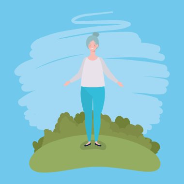 kampta duran genç şişman kadın