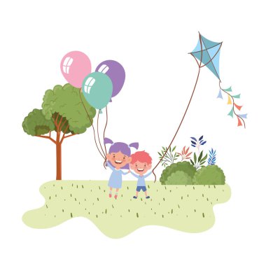 elinde helyum balonu ile gülümseyen çift bebek