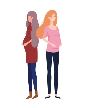 beyaz arka plan üzerinde duran güzel kadın hamile