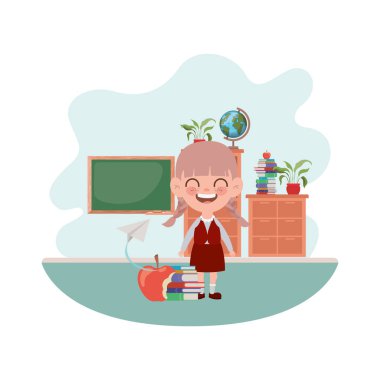 sınıfta okul malzemeleri ile öğrenci kız