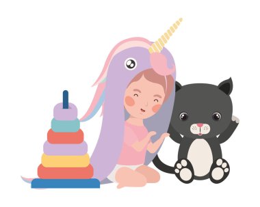 küçük çocuk güzel kedi yavrusu ile oynuyor