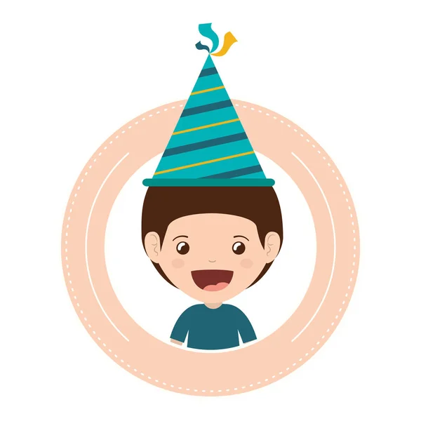 Niño con sombrero de fiesta en la celebración de cumpleaños — Vector de stock