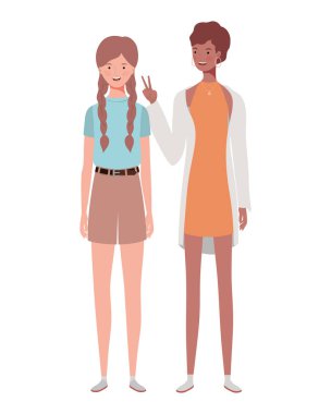 Beyaz arka planda ayakta genç kadınlar