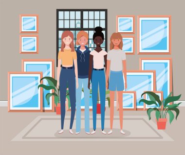 evde genç ve güzel ırklararası kız grubu