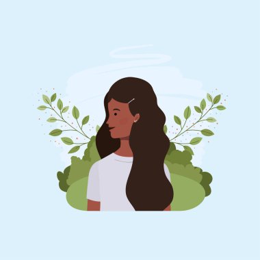 yapraklar ile kampta genç afro kız