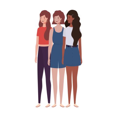 Beyaz arka planda ayakta genç kadınlar