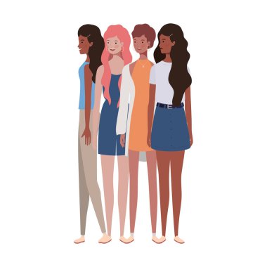 Beyaz arka planda ayakta genç kadınlar