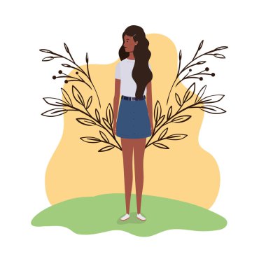 manzara arka plan ile ayakta genç kadın