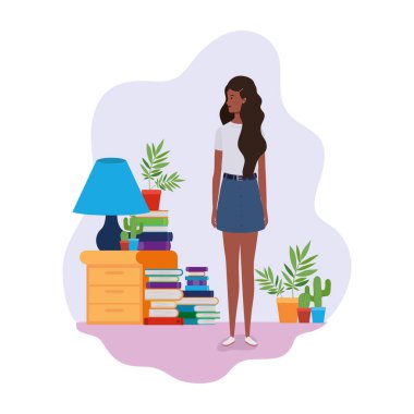 ahşap ve kitaplık kitaplık ile ayakta kadın