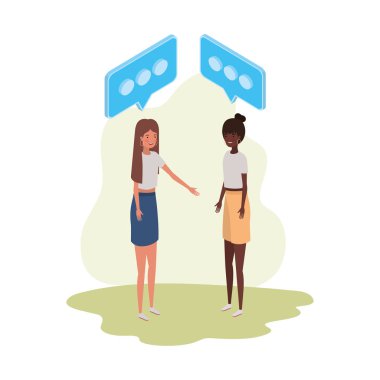 beyaz arka plan üzerinde konuşma balonu ile ayakta kadınlar