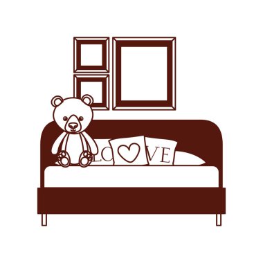 sevimli ayı oyuncak kanepede aşk yastıkları ile doldurulmuş