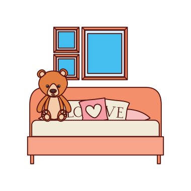 sevimli ayı oyuncak kanepede aşk yastıkları ile doldurulmuş