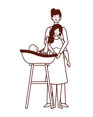 küvette küçük bebek ile anne çift