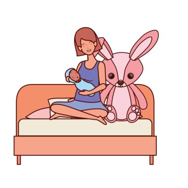 oturma odasında küçük çocuk ile sevimli gebelik anne