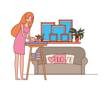 oturma odasında küçük çocuk ile sevimli gebelik anne