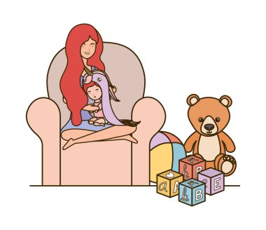 küçük çocuk ile sevimli gebelik anne kanepede oturan